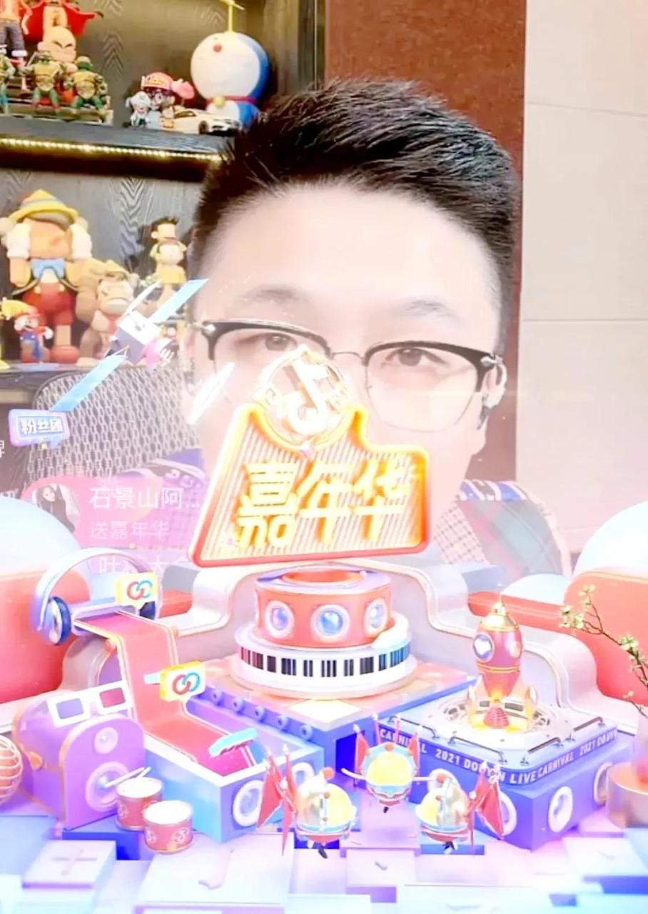 4月27日本山徒弟红孩在直播间说:现在的本山传媒就是一个烂摊子,前段