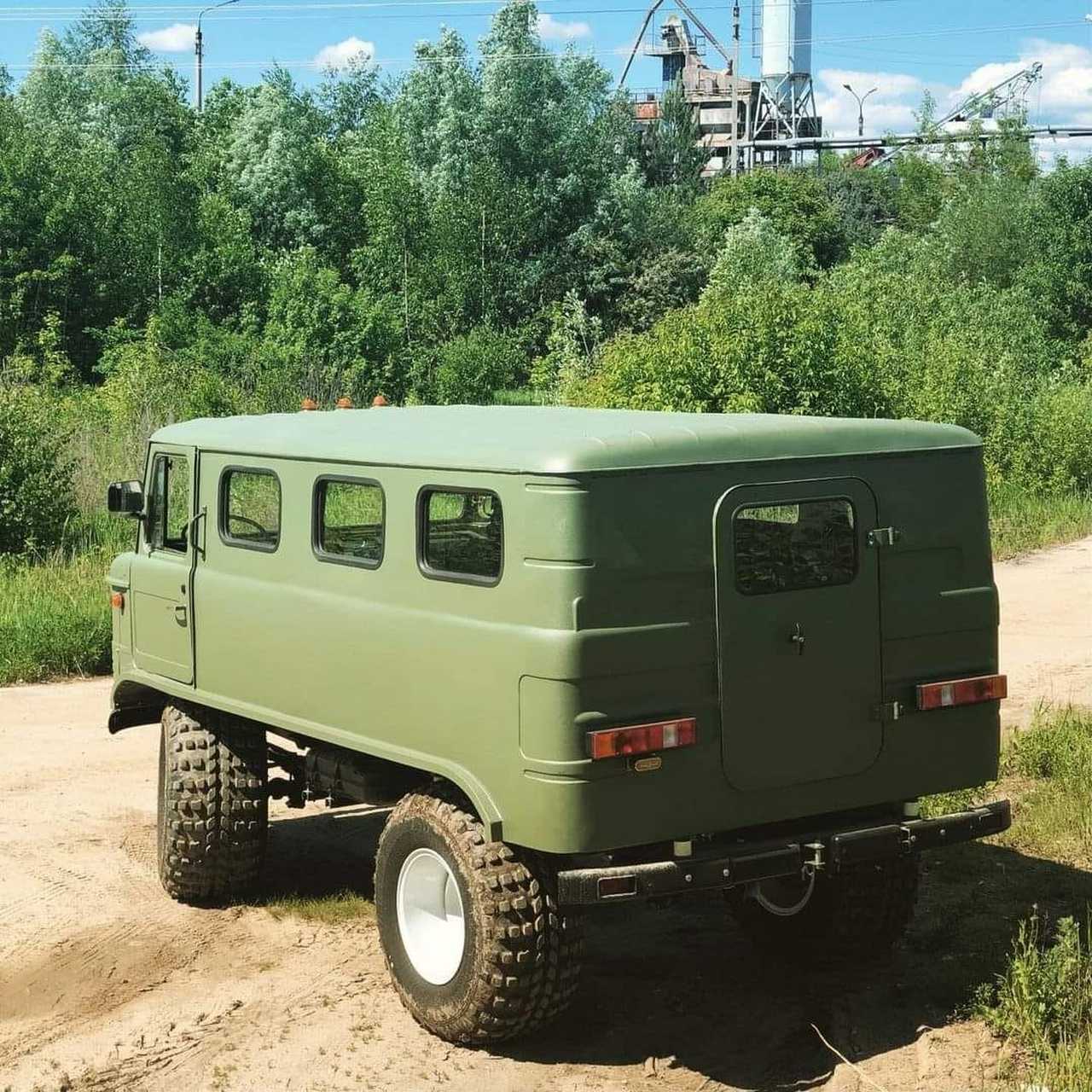 zvm-29083是基于苏联gaz-66 4x4卡车的4x4卡车.