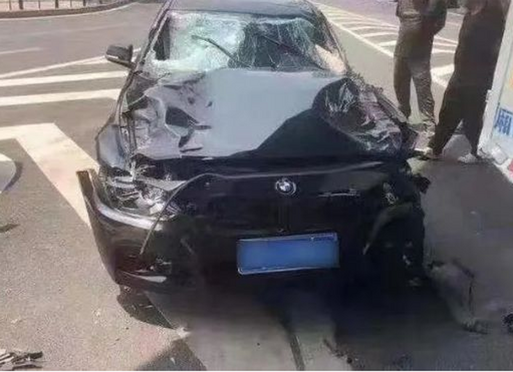 大连刘东开宝马车撞人逃逸致5死8伤,执行死刑