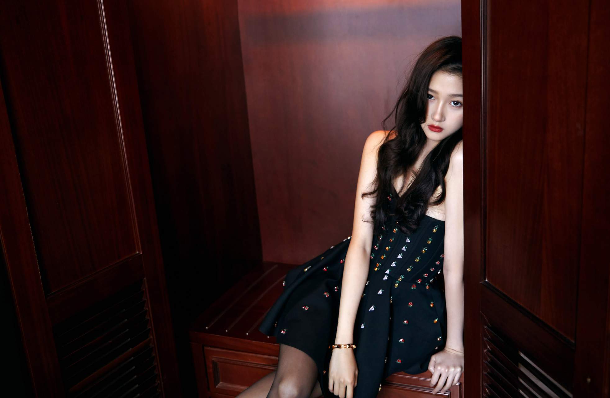 关晓彤丝袜大长腿系列照片[坏笑]