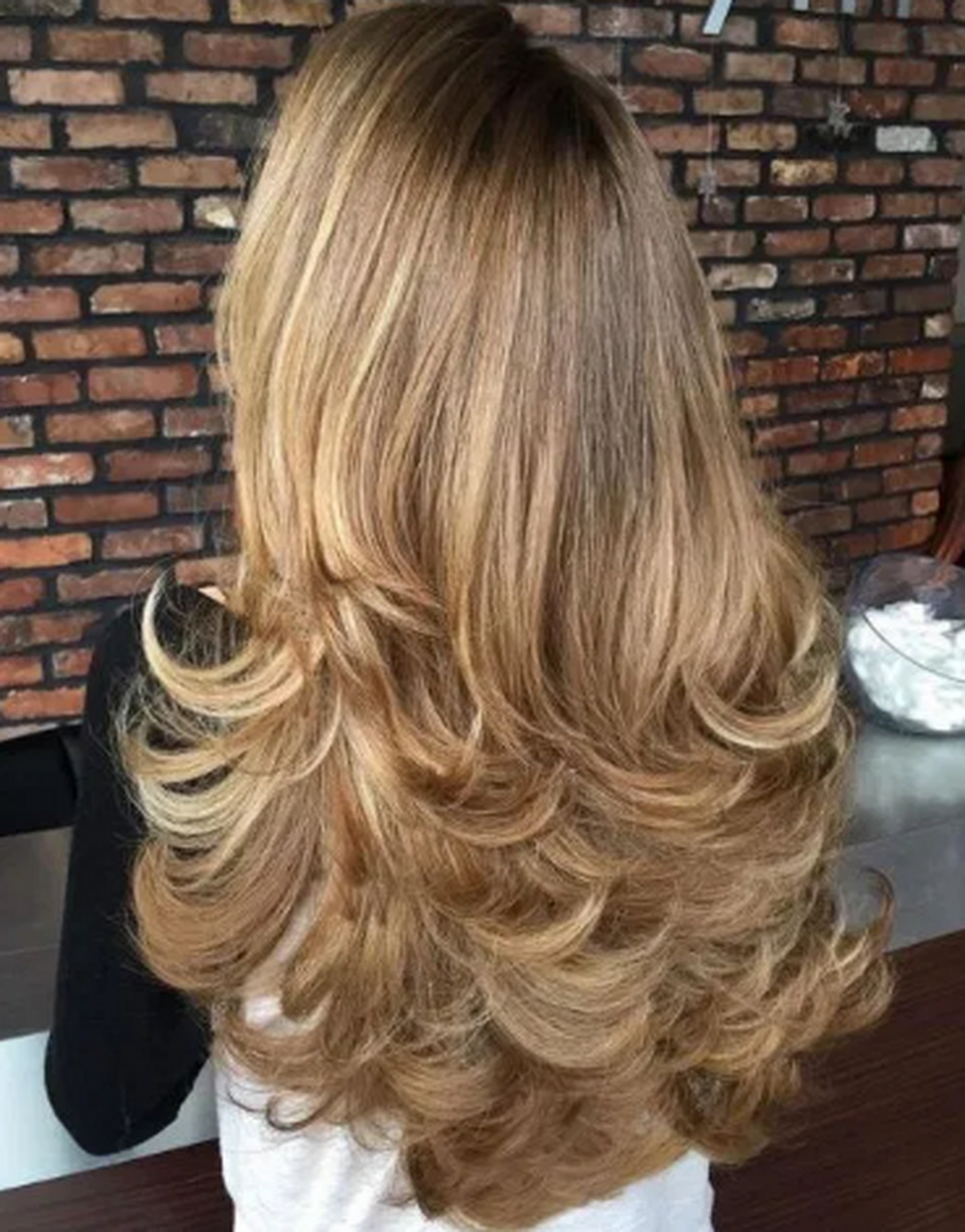 沙宣美容美发学校,欢迎您, 在这里要确认药剂如何对造型起作用.