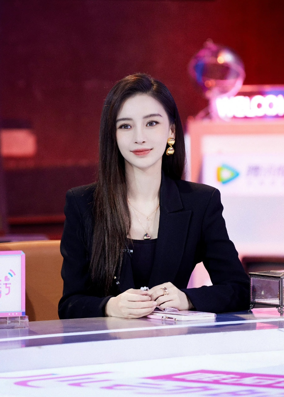 angelababy官宣加盟心动的信号5:angelababy再次加盟《心动的信号》