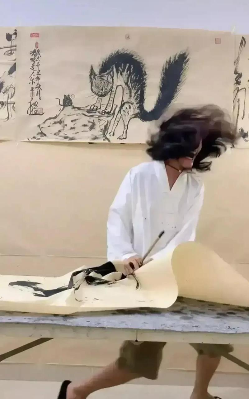 gif创作人# 这位"大师"叫何维越,抖音上叫"大师维越",东北满族人北 