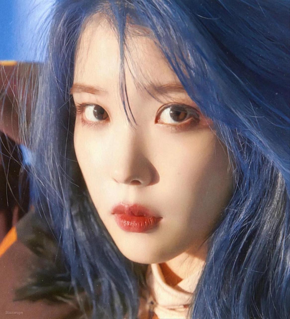 iu蓝发合集她那一头蓝发惊艳了我 喜欢iu的也可以看看我主页作品 求图