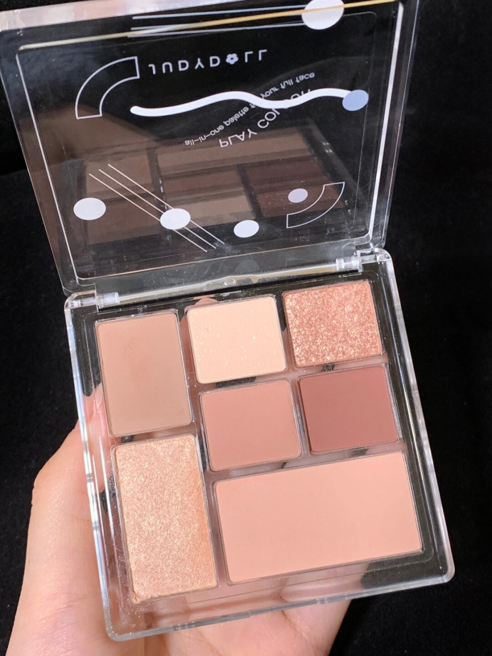 纯欲感温柔碎钻眼妆,太漂亮了  作为粉色眼影的狂热爱好者,我怎么能