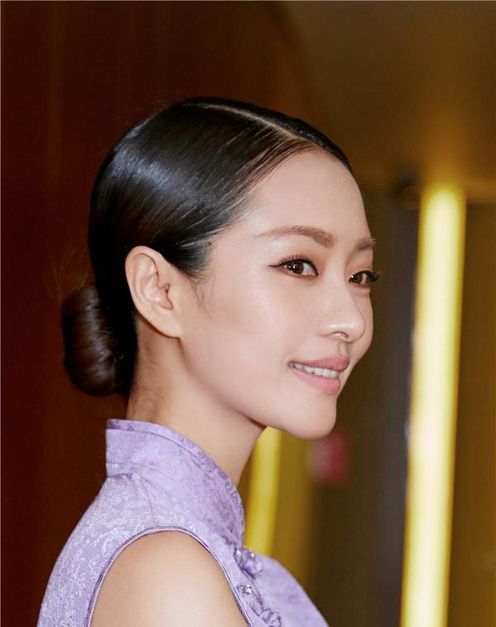 杨壹童旗袍写真曝光 眼神凌冽惊呆网友:"很米兰"