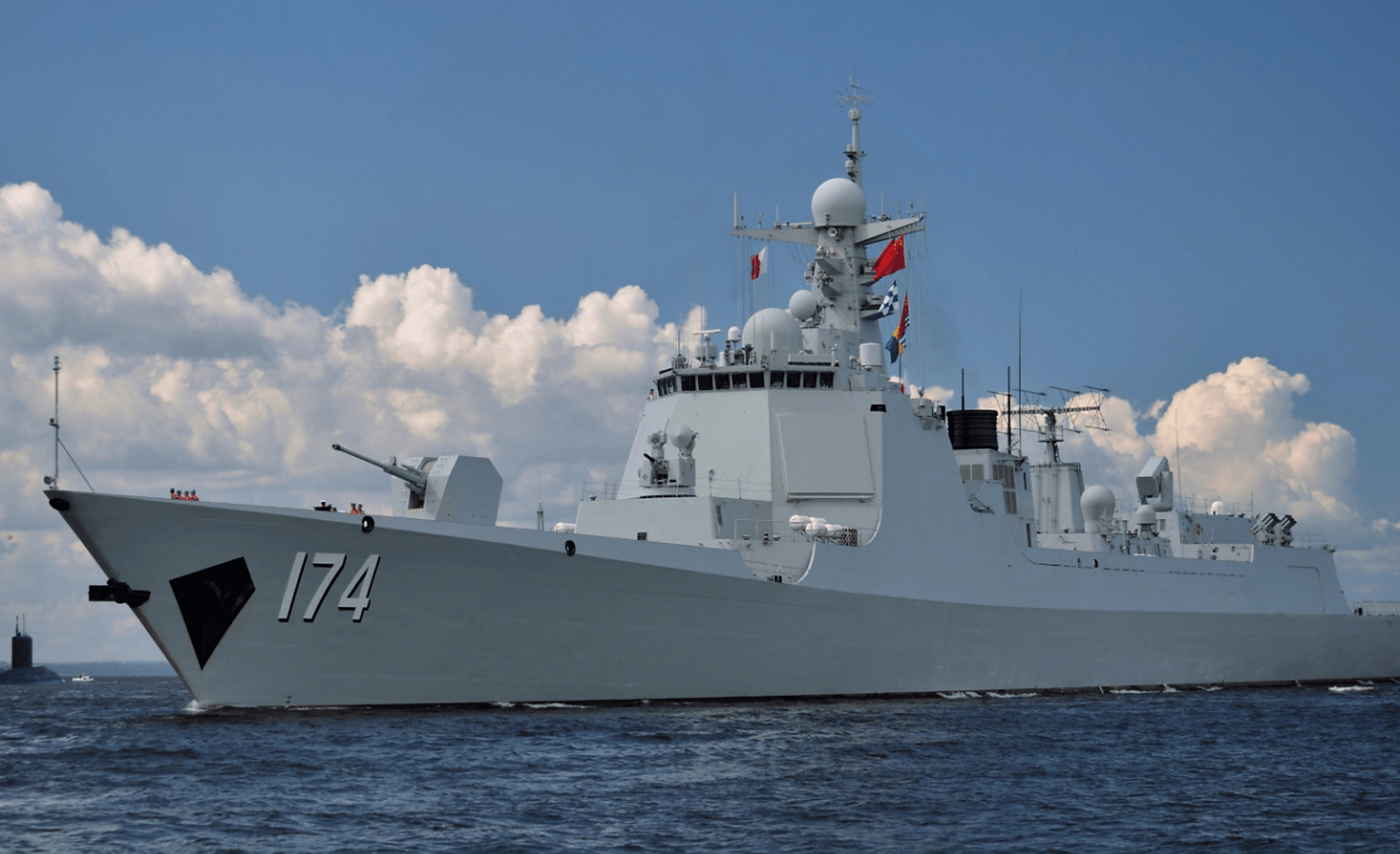 正在江南造船厂建造的中国海军新一艘052d改进型导弹驱逐舰即将下水