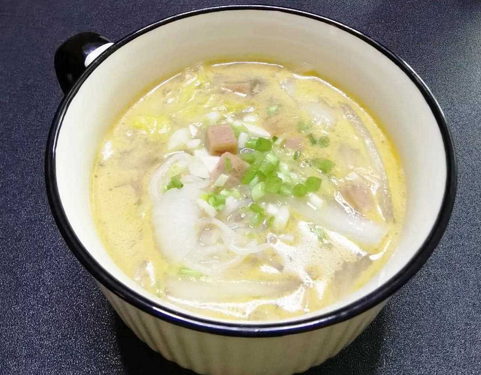 咸娃娃菜也能做成娃娃菜 咸鸭蛋汤品        大概每位小伙伴都吃过