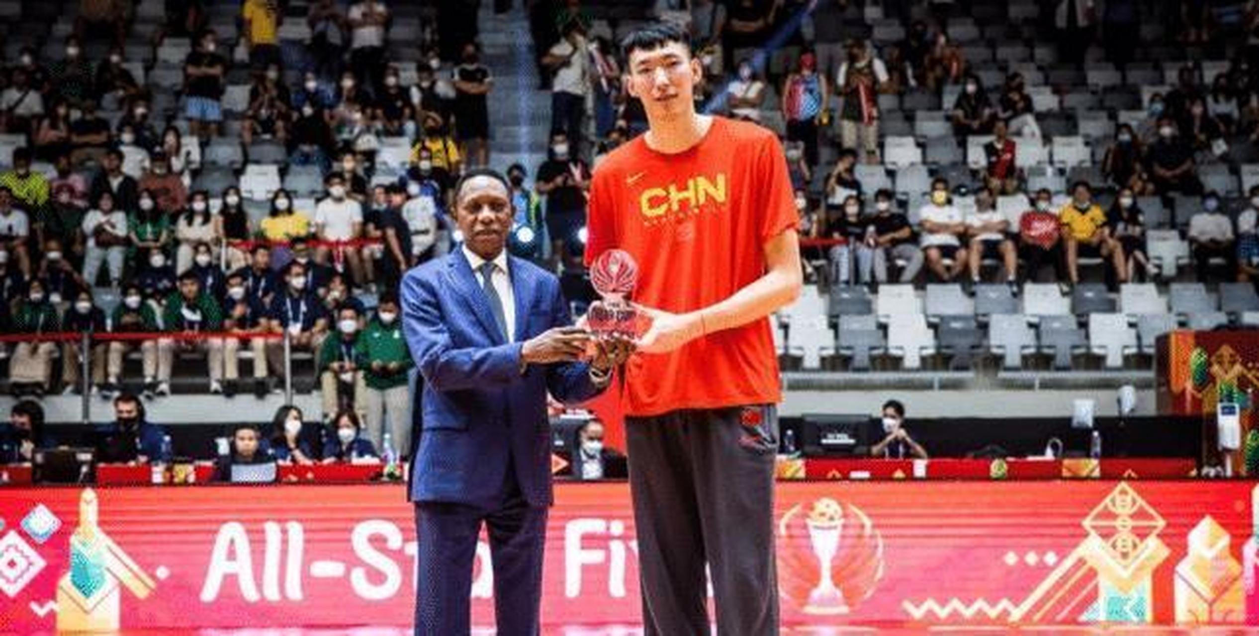 曝周琦大概率不回nbl,但下家或不是快船,沃尔难帮"大魔王"