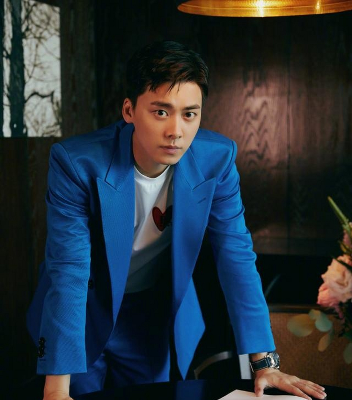 李易峰身穿boss spring 2020宝蓝色双排扣西装现身品牌活动,峰峰穿