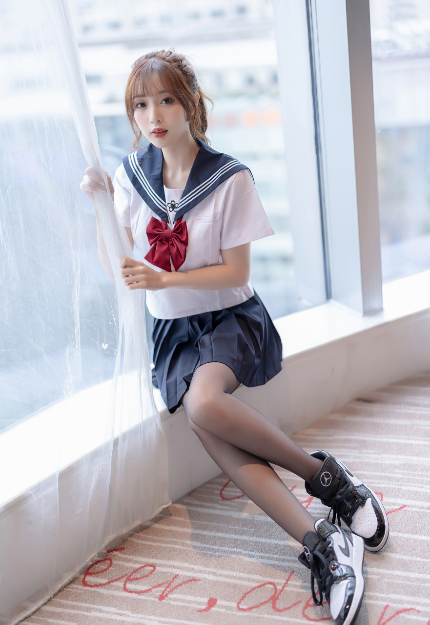 性感真发布,清纯不失魅惑力的jk制服搭配性感黑丝,灵动苗条曼妙身姿