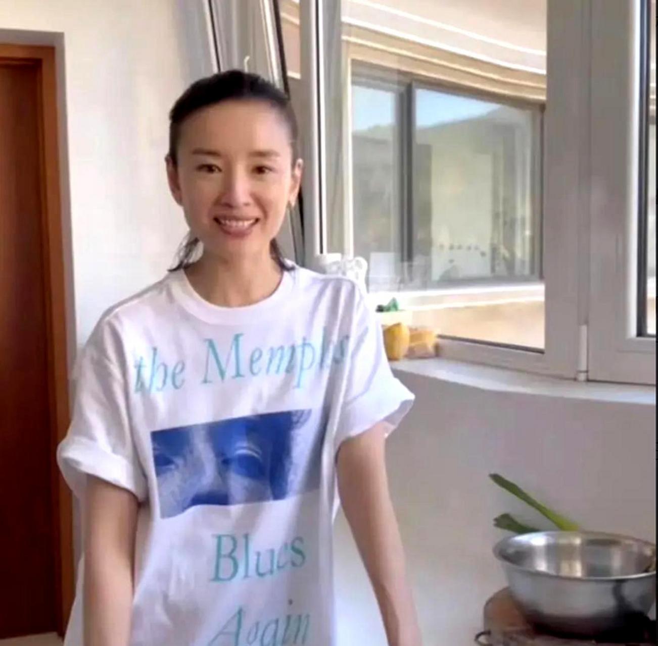 董洁带孩子回大连,晒出她为父母买的在星海国宝的大房子,市值2万/平米