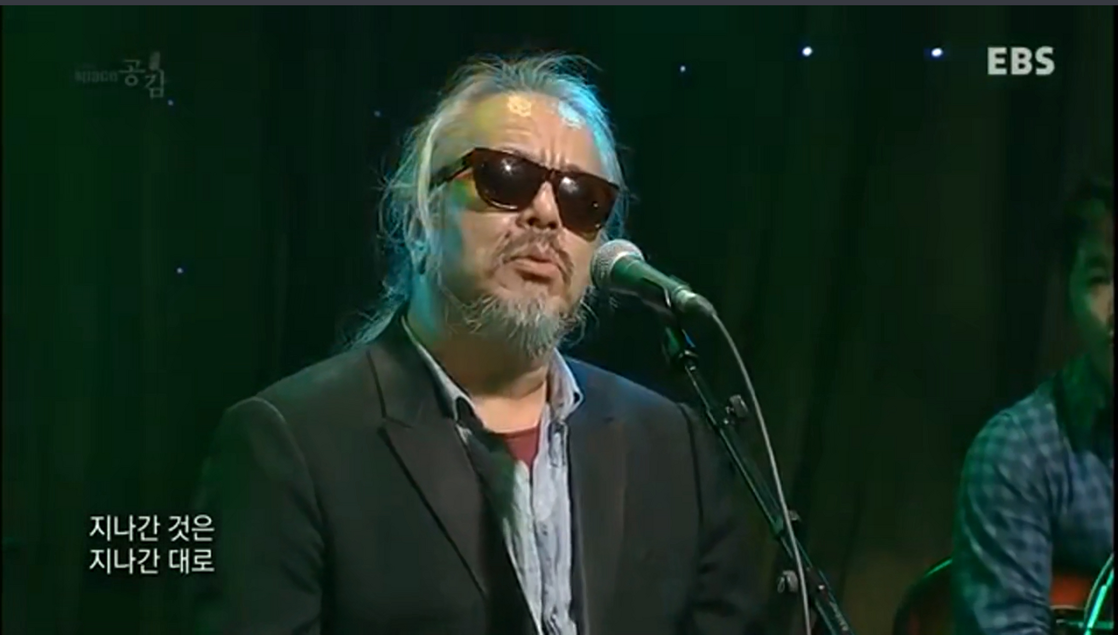 野菊花乐队是韩国流行音乐史上的殿堂级乐队,他们的出现以及音乐成就