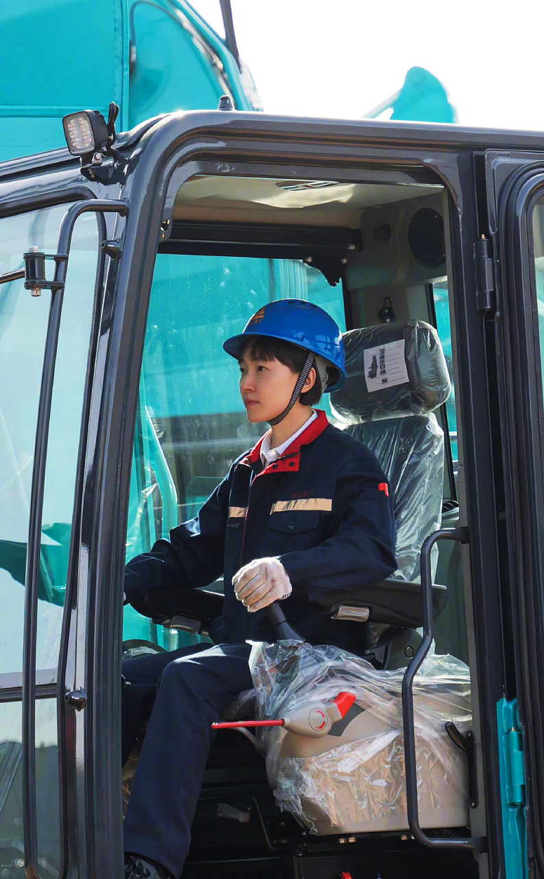 麓山之歌#在热播剧麓山之歌饰演金燕子的焦俊艳,1987年出生的她,饺腚