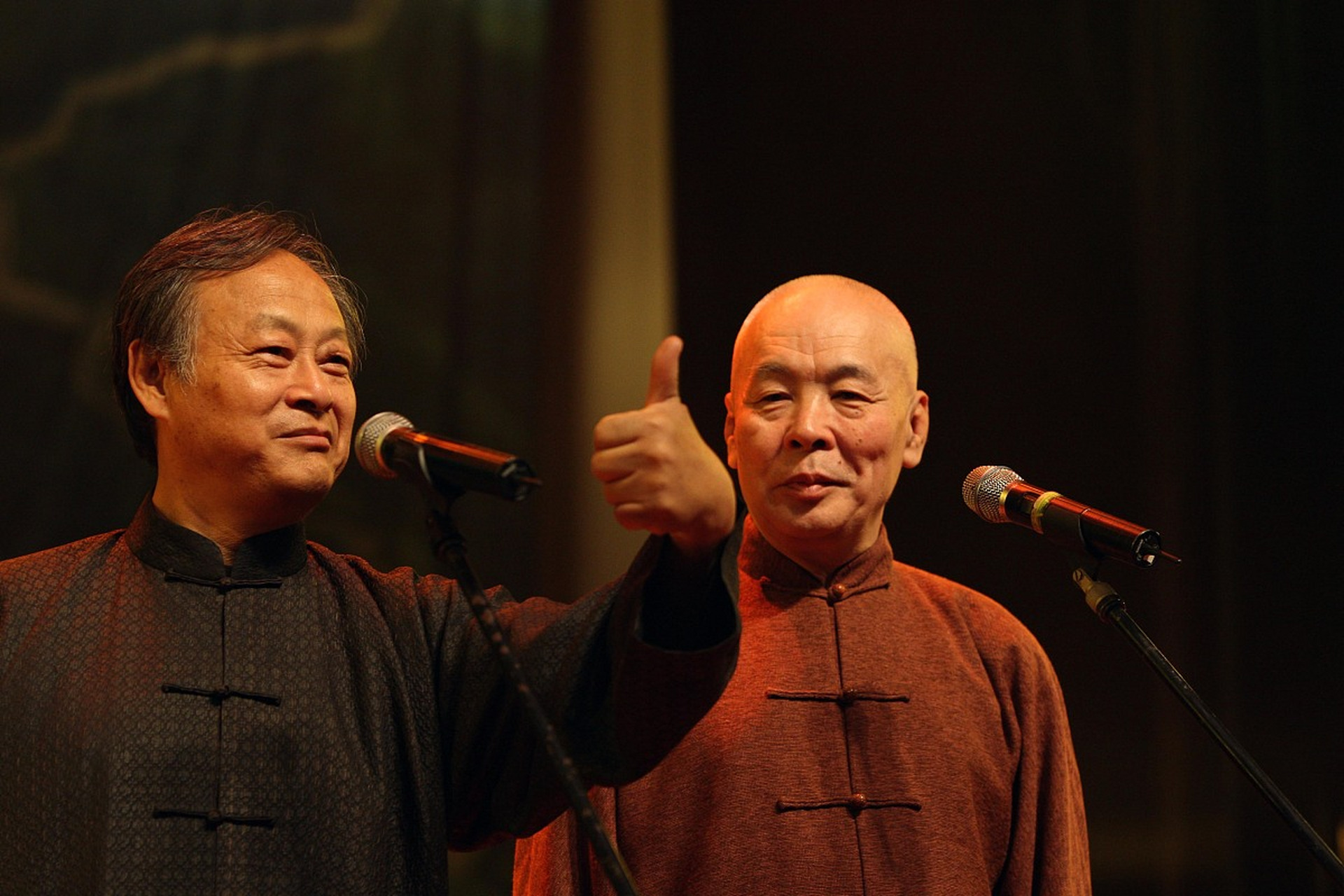 主持人问相声演员,李增瑞,您对郭德纲的火爆,有什么看法.