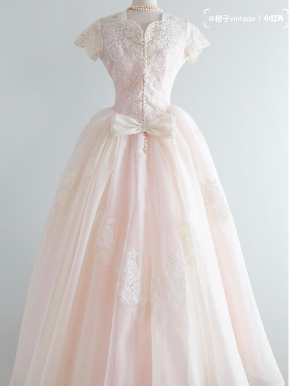 1950s粉嫩嫩小礼服 #超a伞裙# vintage 1950s粉色礼服 1950年代的盆领
