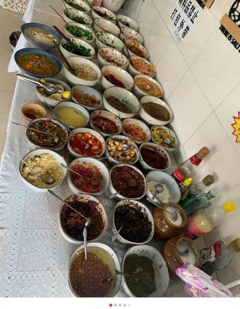 韩国财阀的早餐 vs 国内某米线的调料区 #新冠第二波# #趣图搞笑