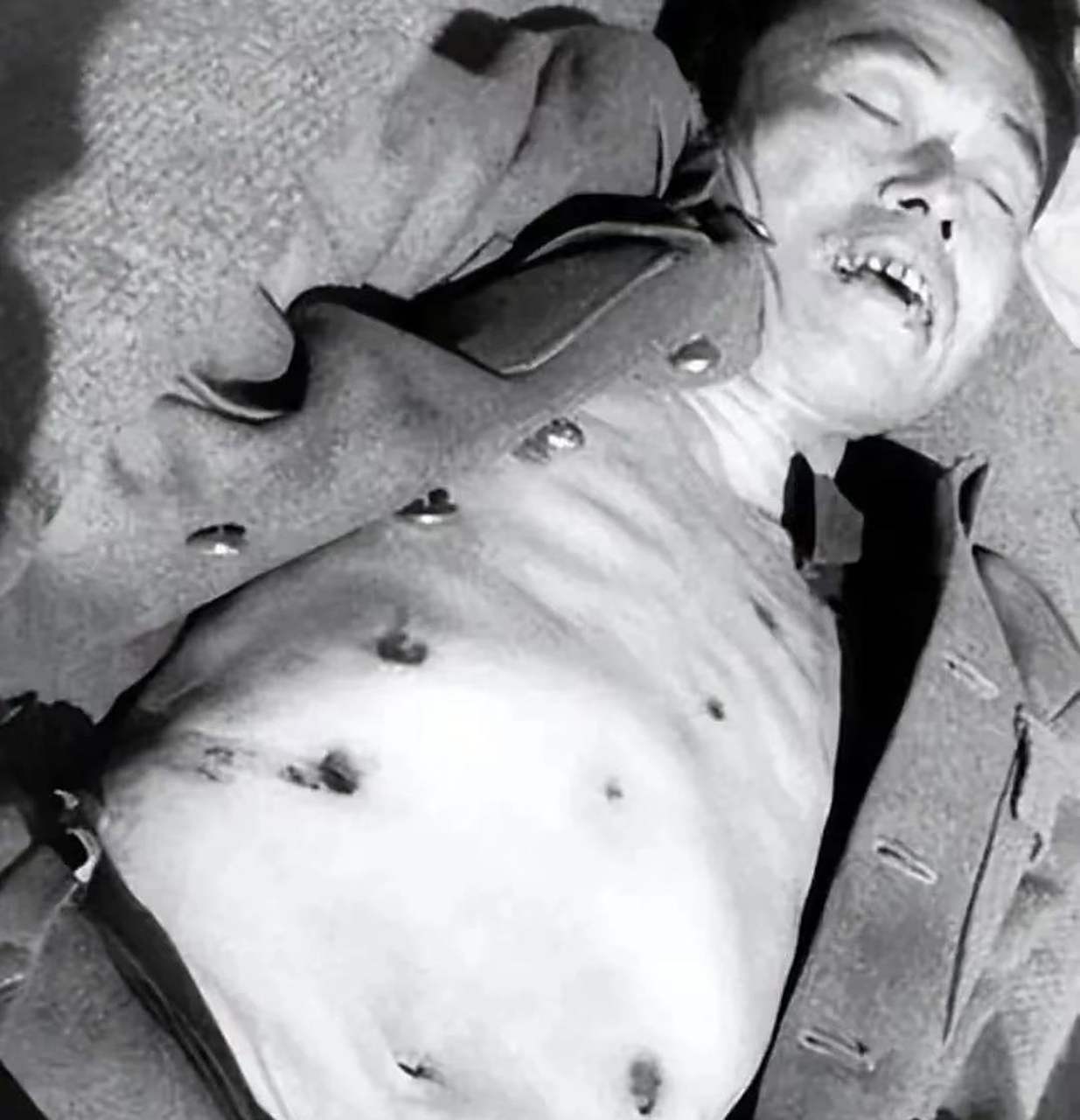 邱清泉1902年1月27日出生,是浙江永嘉人.