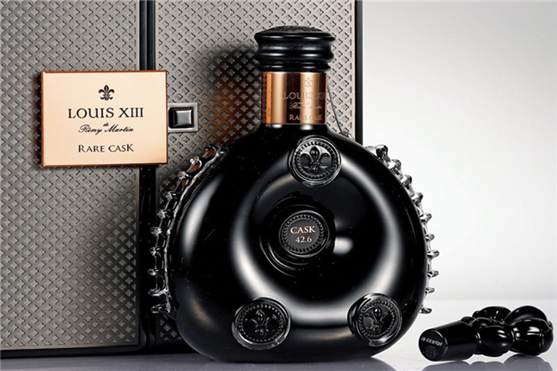 全球最贵的十大奢华名酒,你知道几样?   1.莱伊.