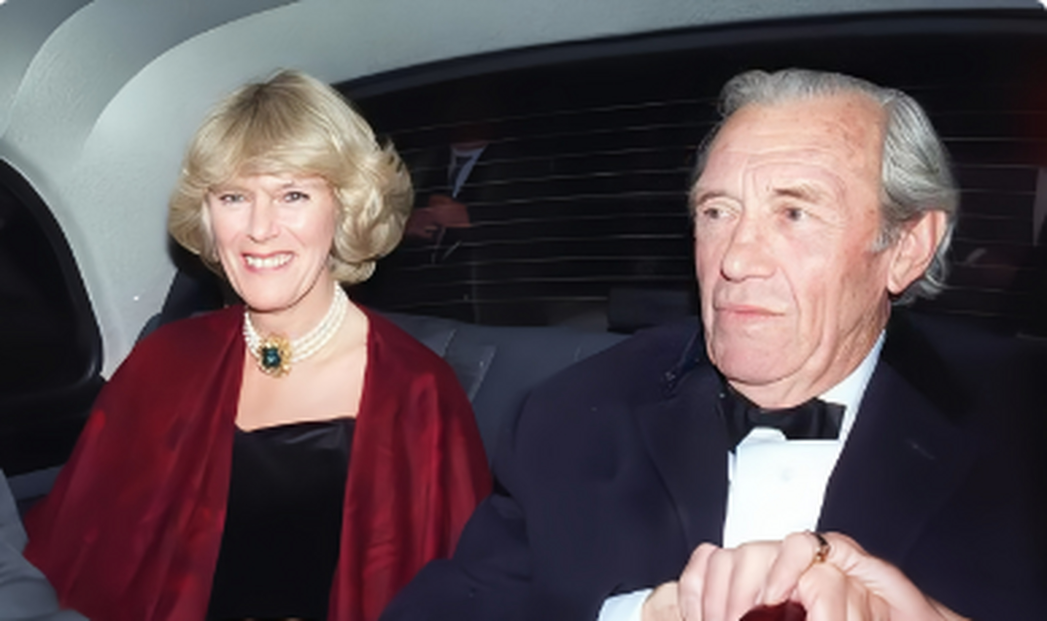 卡米拉和查尔斯分手并不完全是女王的意思,而是因为卡米拉的父亲对