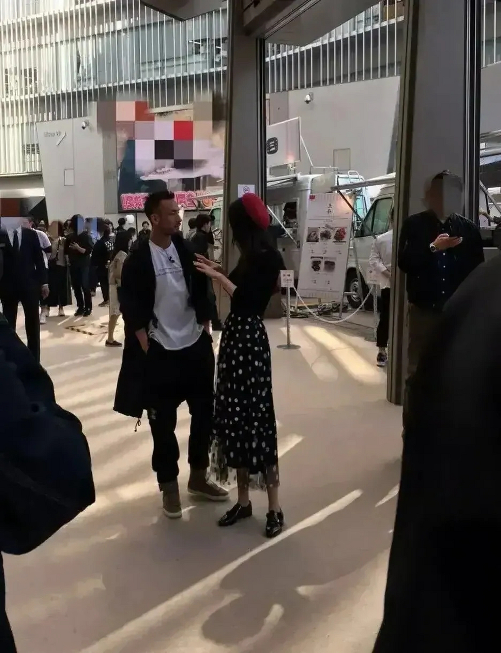 王石妻子田朴珺和中田英寿同框,两人站在一起很有画面感!