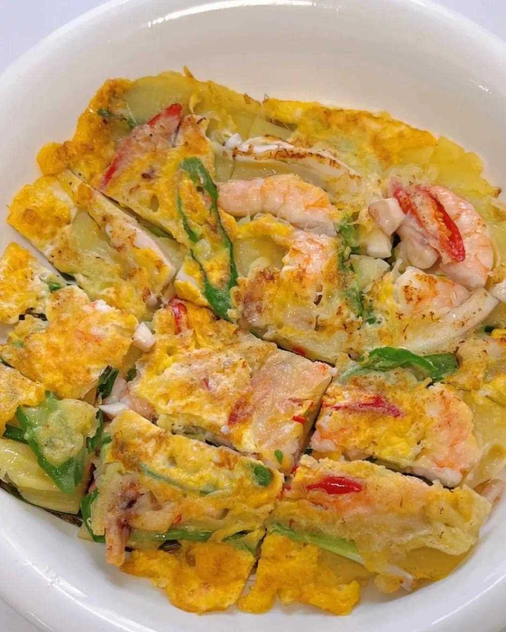 一口封神的韩式海鲜葱饼快来get综艺同款美食吧韩餐店桌桌必点的海鲜