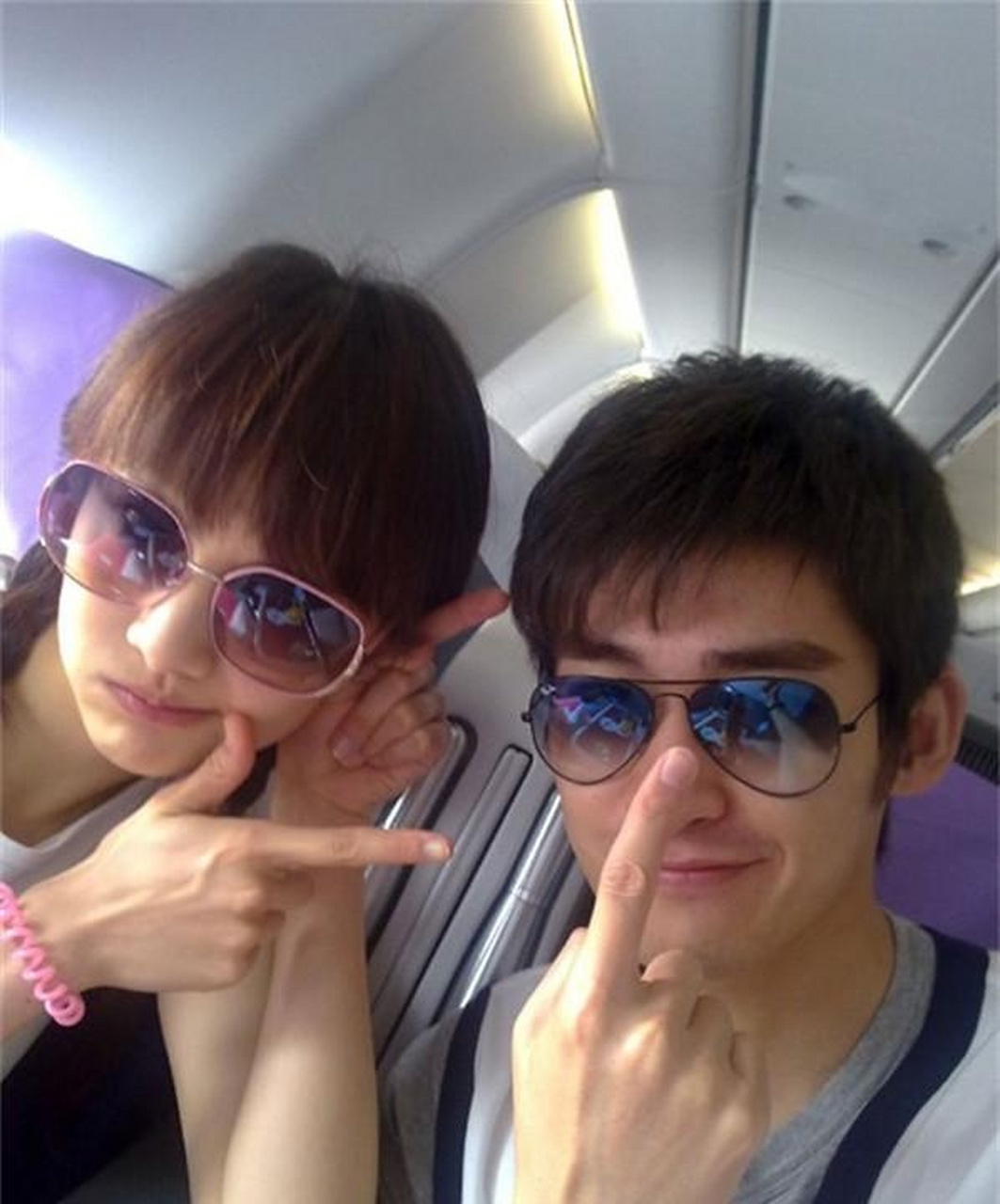 《一起来看流星雨》是许多人青春的记忆,郑爽和张翰也因此因戏生情,在