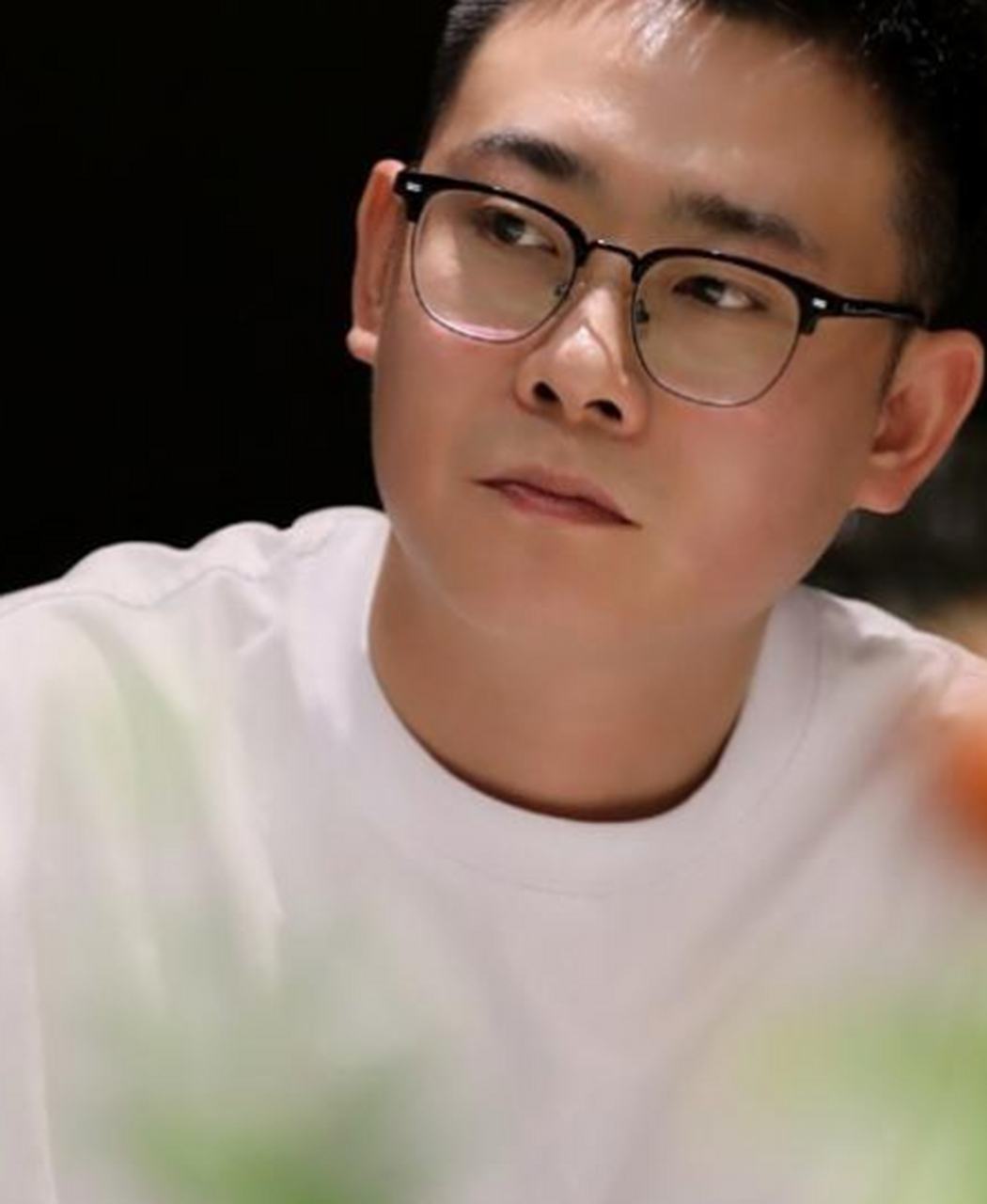 看到评论区的留言,不少朋友直呼,栾云平不愧是德云社副总,虽然是捧哏