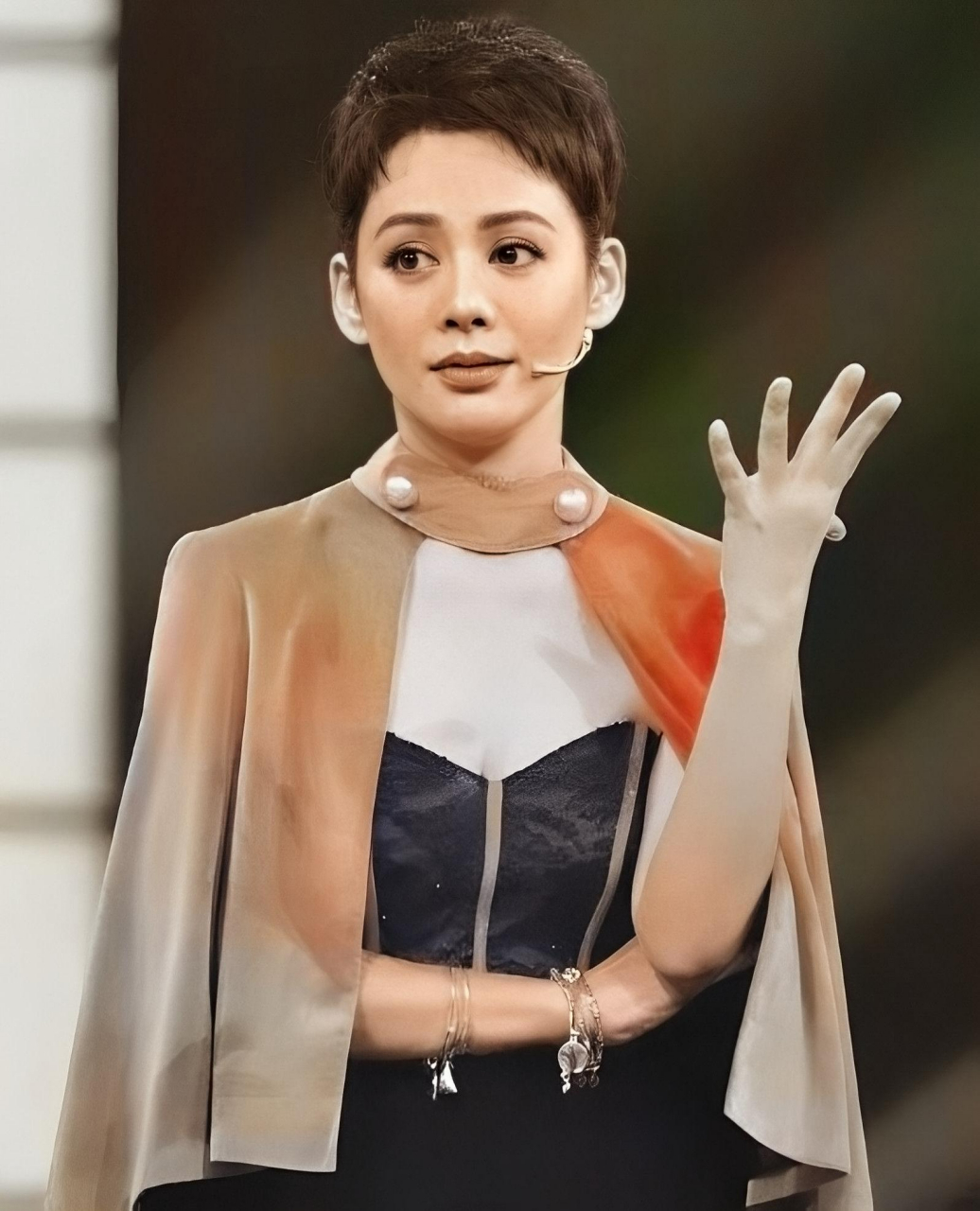 并且因为前姜文娶了一个法国老婆,宁静生气地答应保罗,从此过了相夫