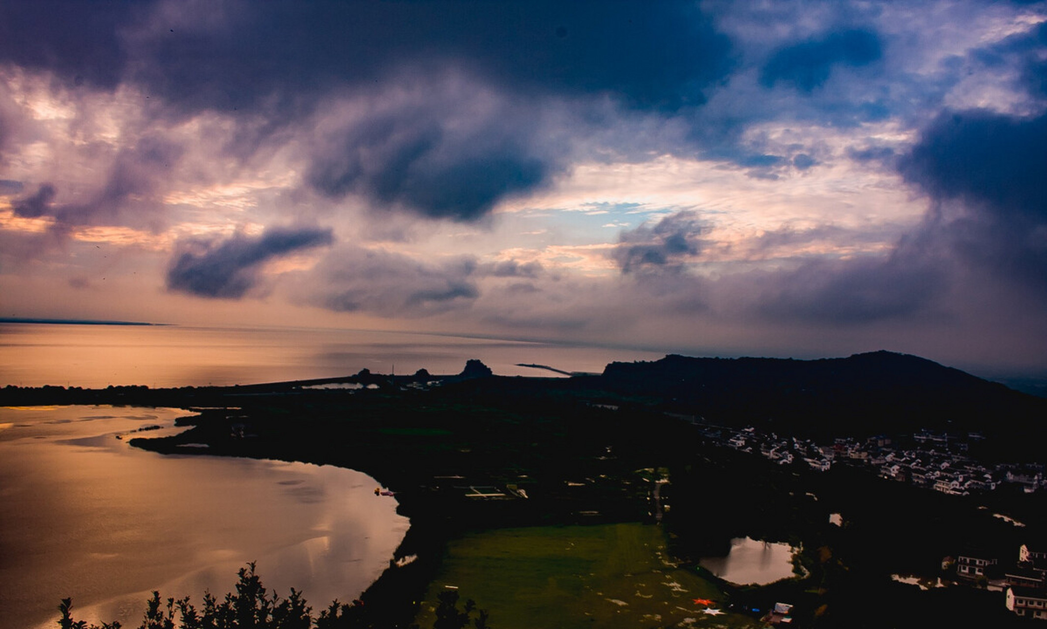 崂山沙子口休闲广场#青岛网红打卡地# ,五个分区,林荫休憩,运动场地