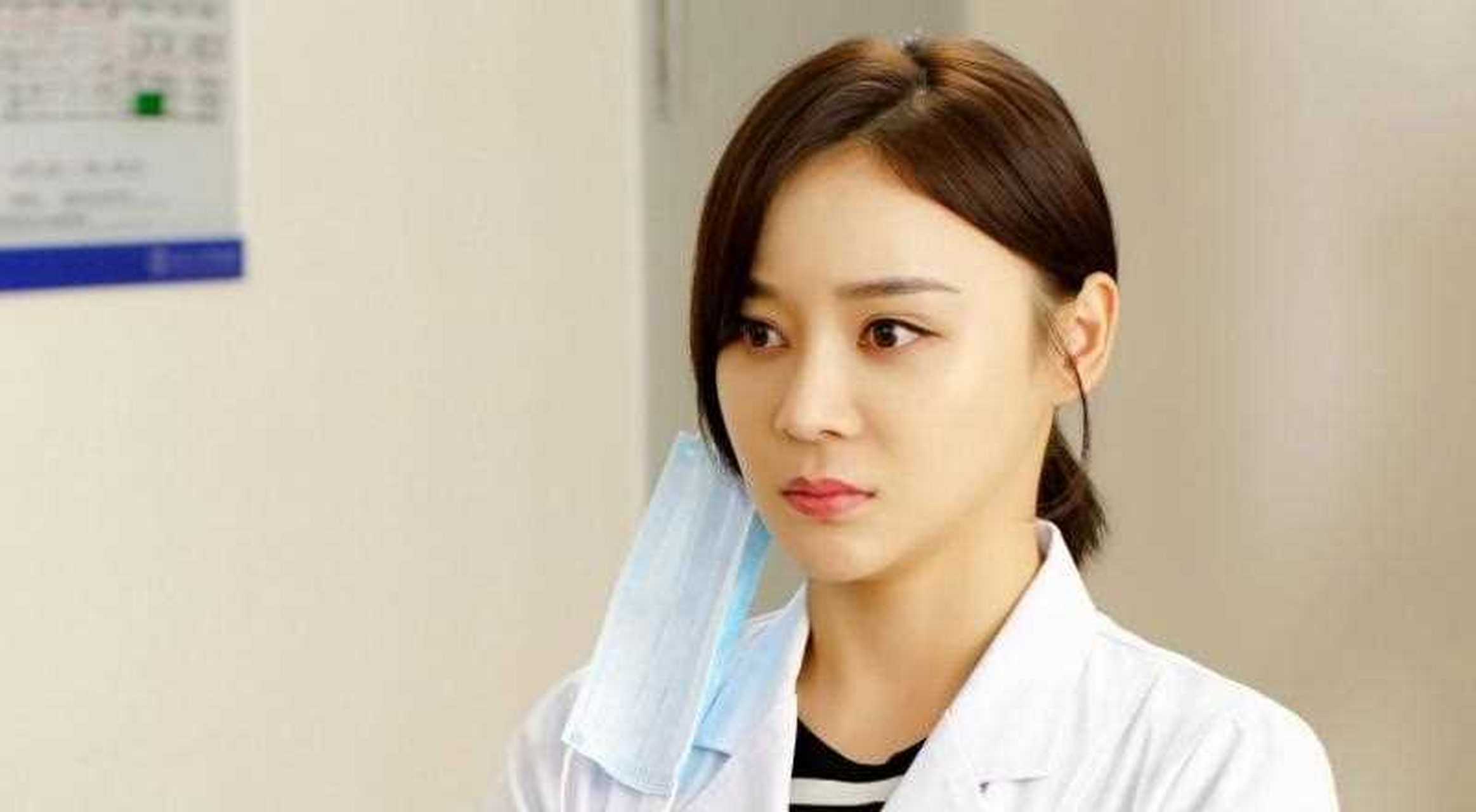 在周一苇,袁姗姗联袂主演的电视剧《焕脸》中,王小艾初生牛犊不怕虎