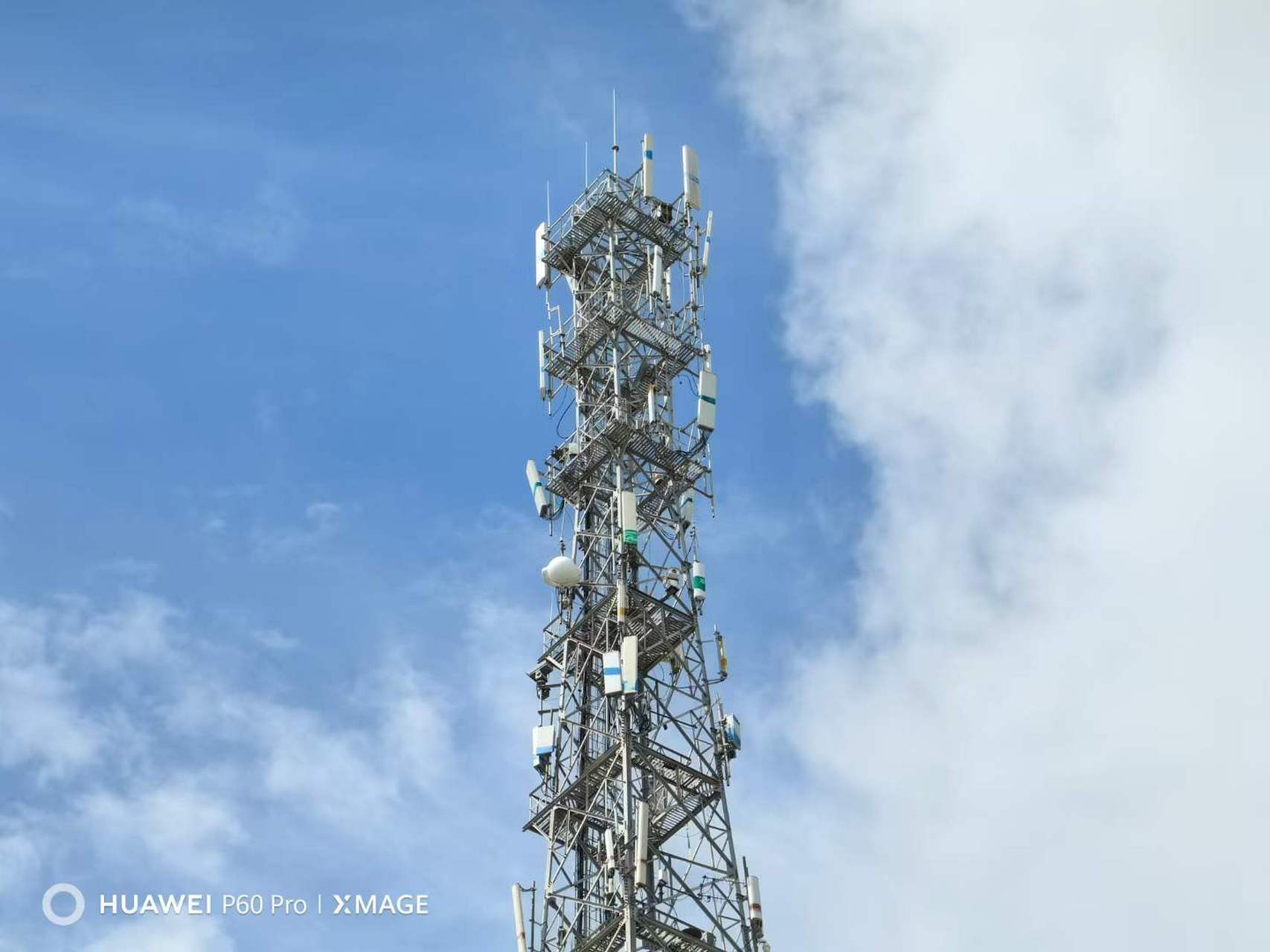 这个岛上还挺热,来江苏省南通市如东县阳光岛洋口港,继续看5g数字海洋