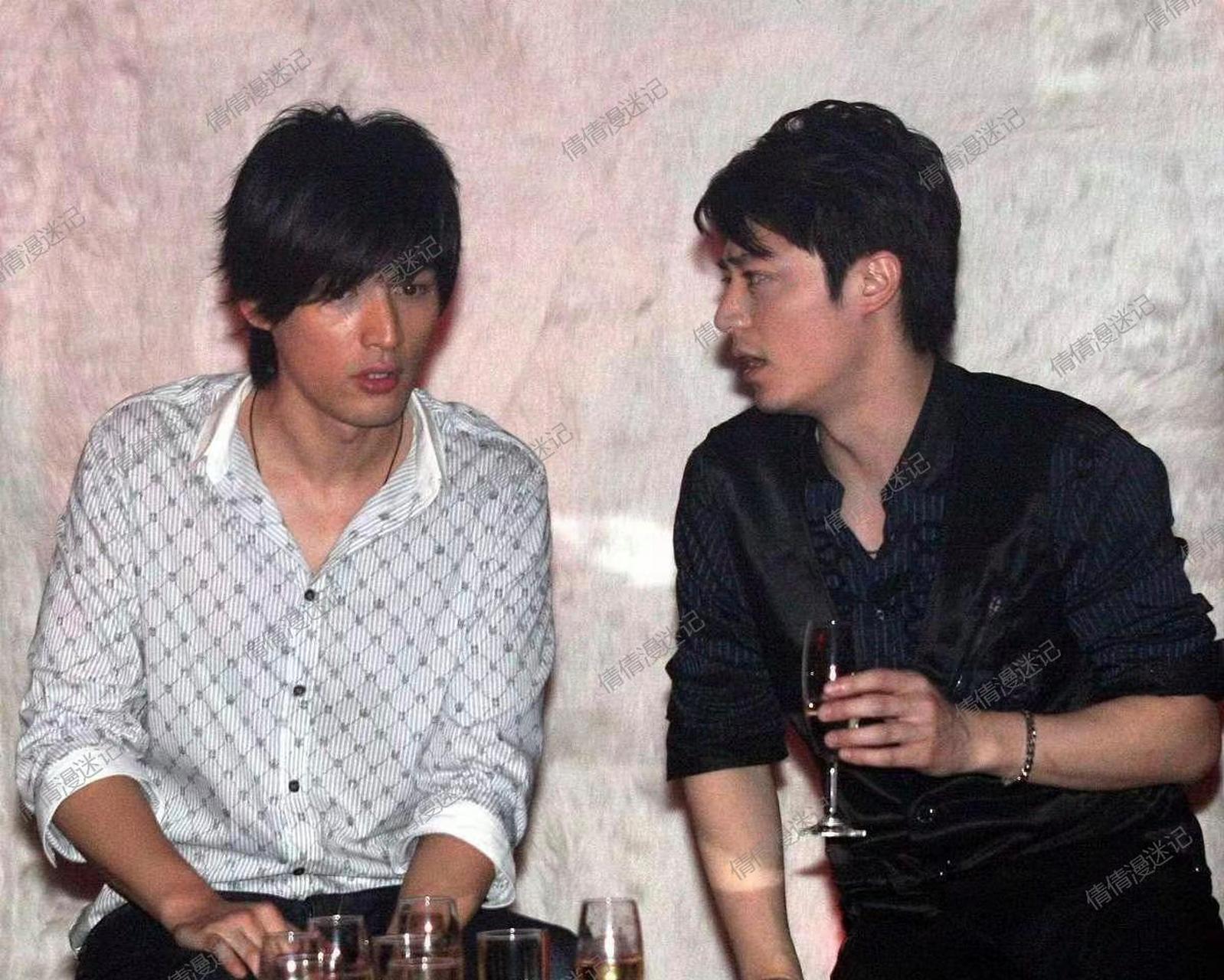 霍建华和胡歌年轻的时候,他们可是喝酒高手呢!