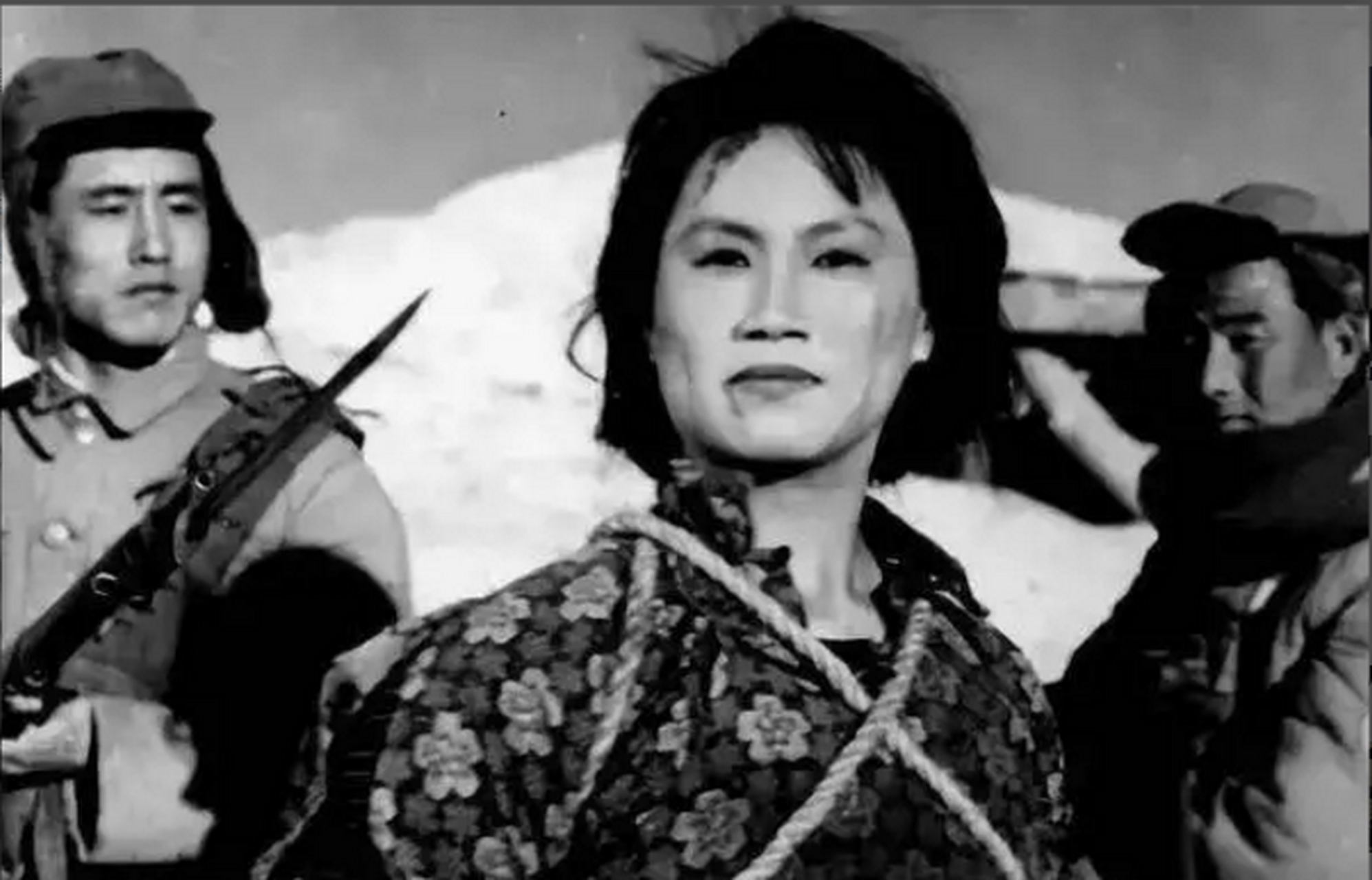 她的名字叫张晶麟,她出生于1926年,是山东荣成人.