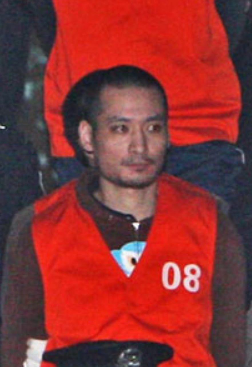 当代"武则天"谢才萍:同时包养16名男子 谢才萍就是一个很好的例子,她