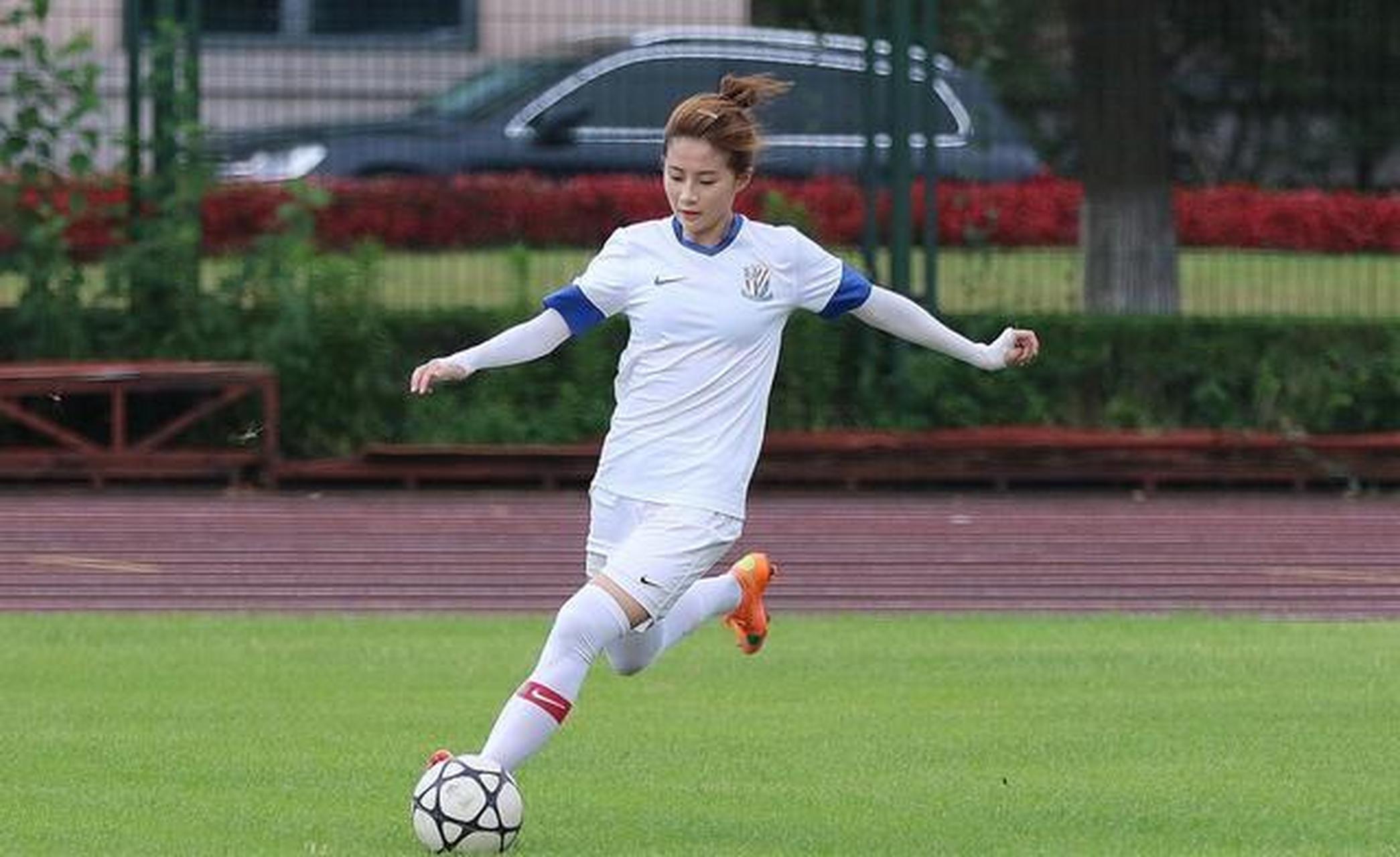 女乙联赛上海绿地申花女足美女球员熊熙退役