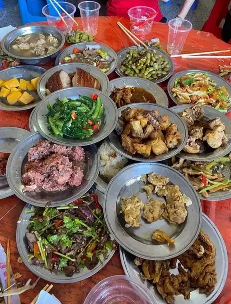 图一,湖北农村吃席 图二,广西农村吃席 图三,广东农村吃席 图四,浙江