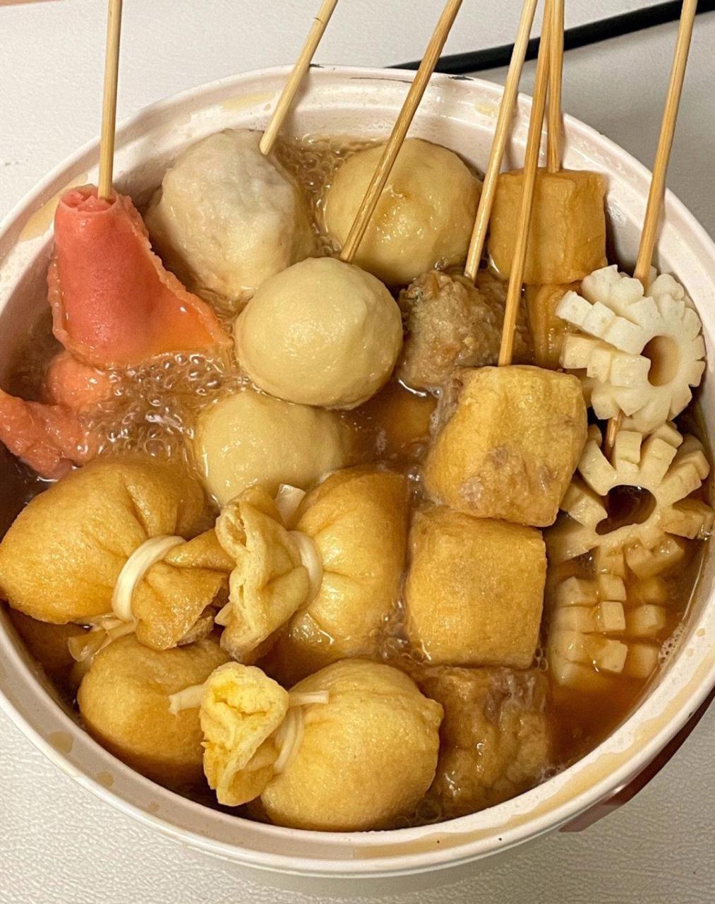 自己在家来一锅热腾腾的关东煮[樱花] 食材:关东煮调味料,玉米,香菇