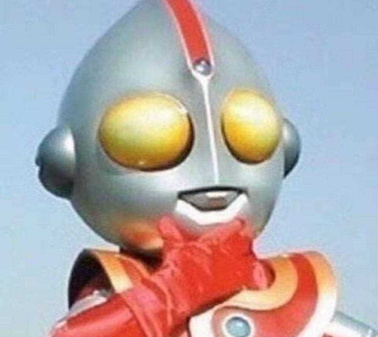 当然不是,那肖战为什么会发奥特曼呢?