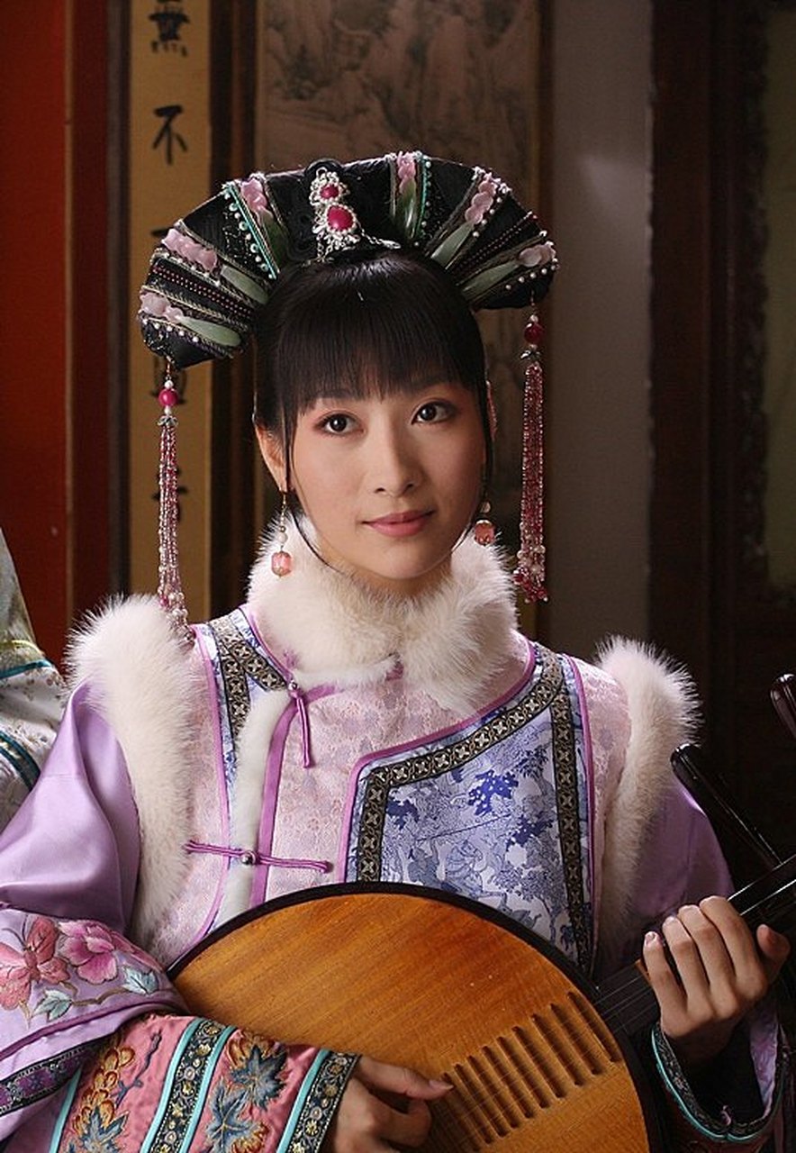 甄嬛传中安陵容的经历,应证了多少现实~  打断你的腿,再给你一副拐杖