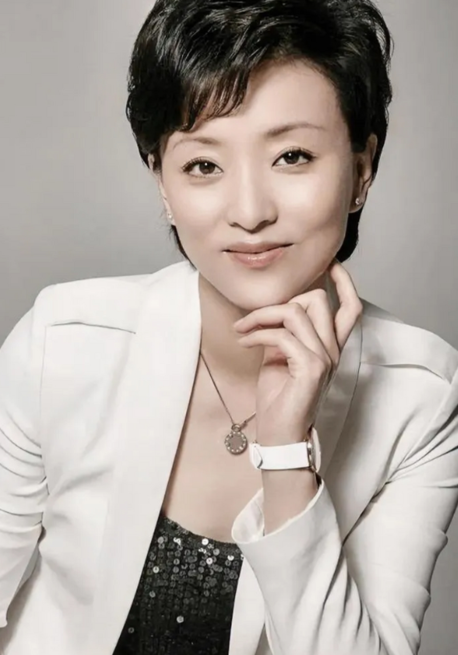 杨澜:"婚姻可以图男人有钱,有权,有潜力,千万别只图他对你好.