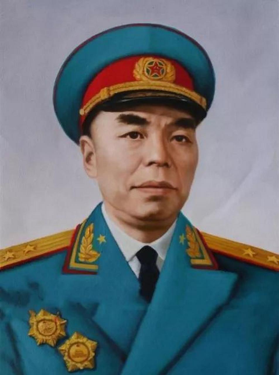 百家号星火计划# 照片上这位是开国中将将军唐天际.