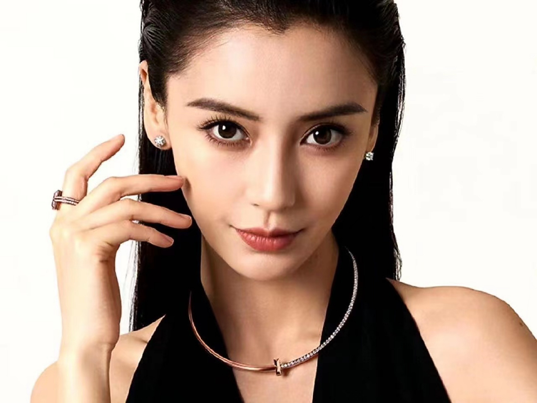 angelababy 代言蒂芙尼,她的美丽让网友惊叹不已.
