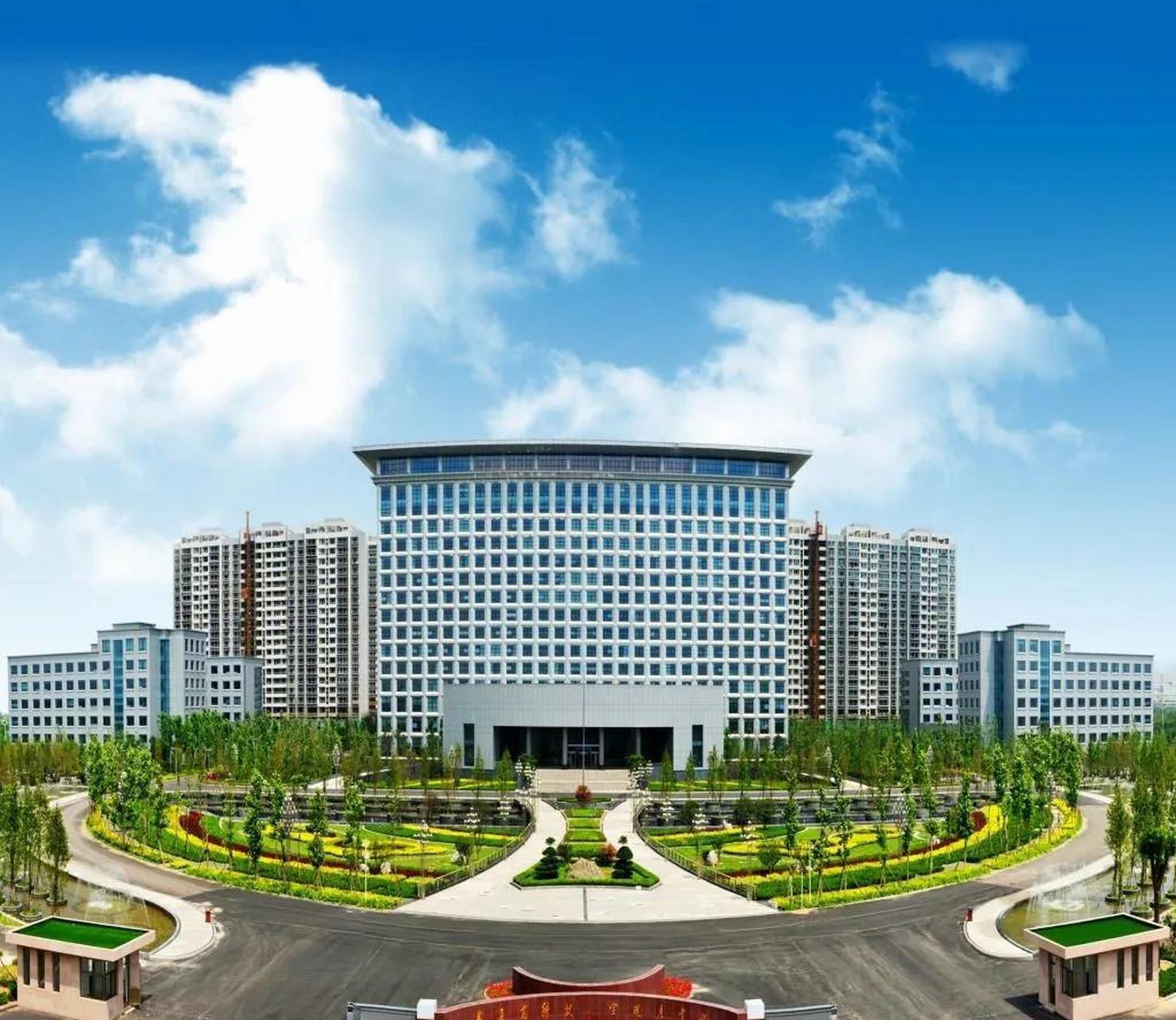 看看这些政府大楼盖的多气派多漂亮,政府机关办公真需要这么多大房子