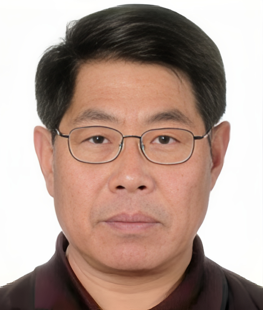 导弹专家郭万钧,因贪图金钱和美色而泄露了东风导弹的机密,并被捕后判