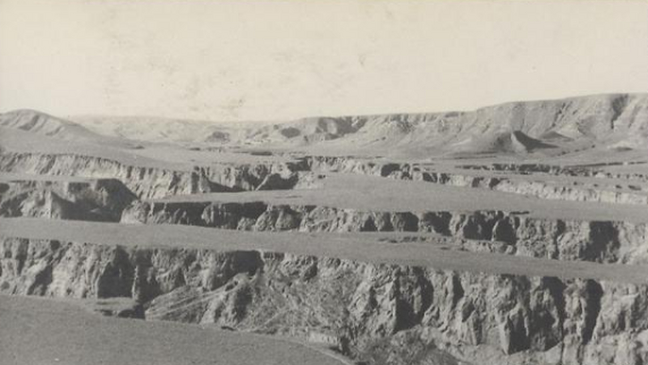 历史老照片# 1936年宁夏同心县老照片:典型的西北旱塬和村子影耨