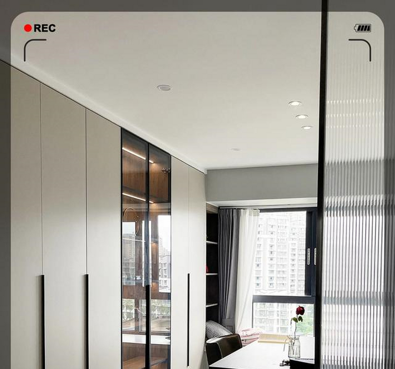 玻璃门:黑色窄边框 灰玻