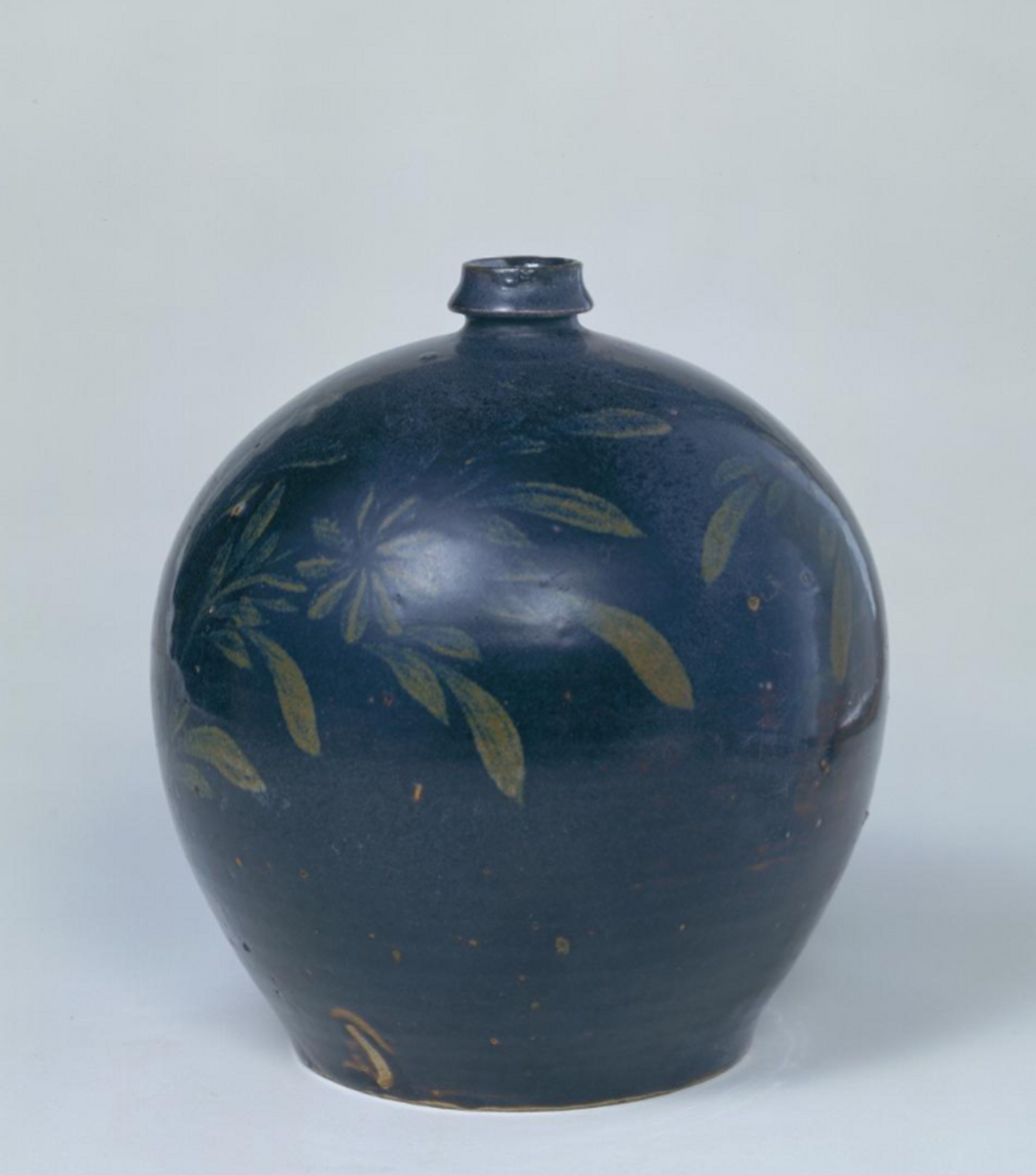 瓷器# 这是故宫博物院收藏的一组金代瓷器.