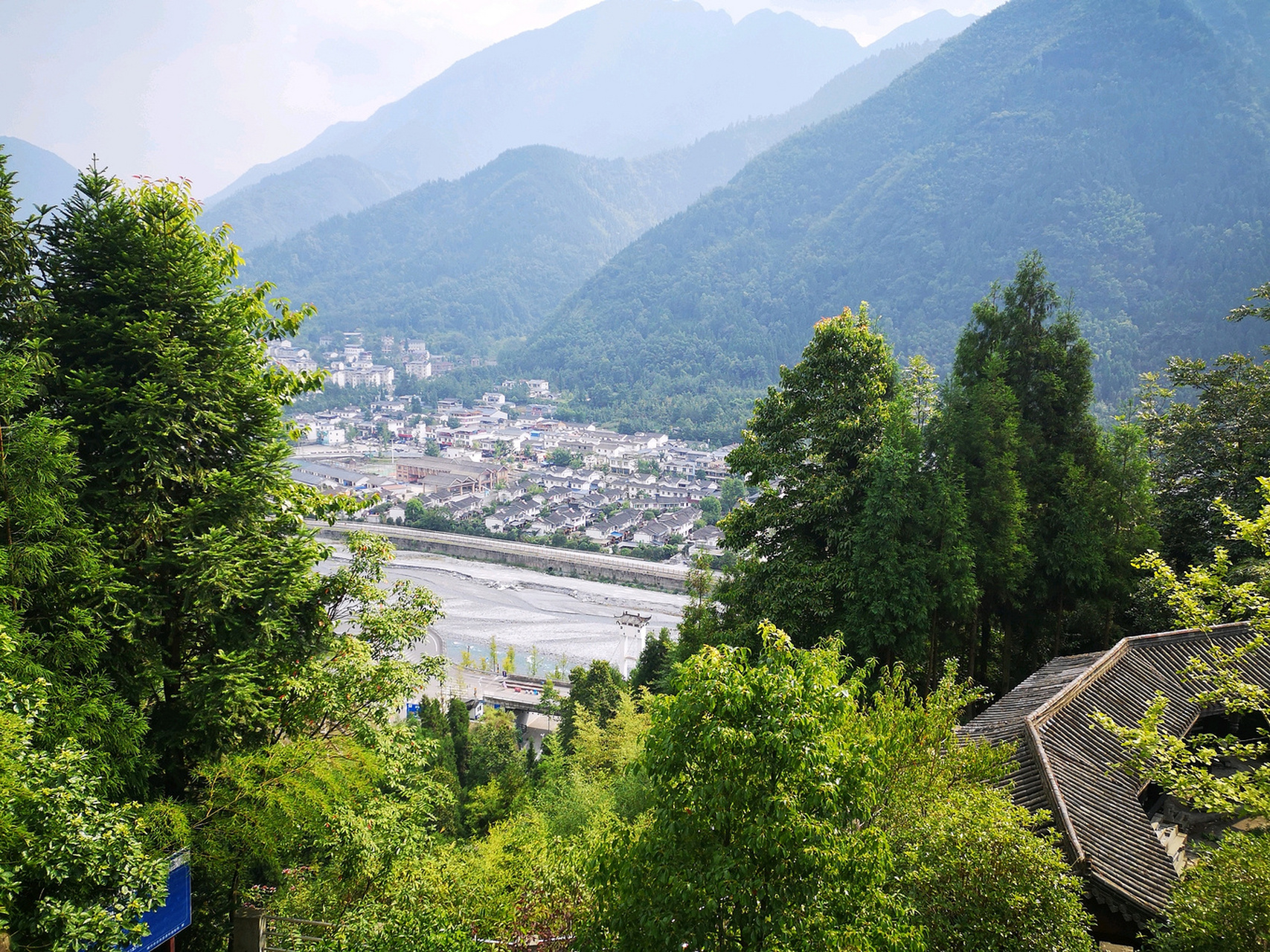 四川绵竹市清平镇,不仅有闻名全国的绵竹大曲,更有优美的自然自然丰富