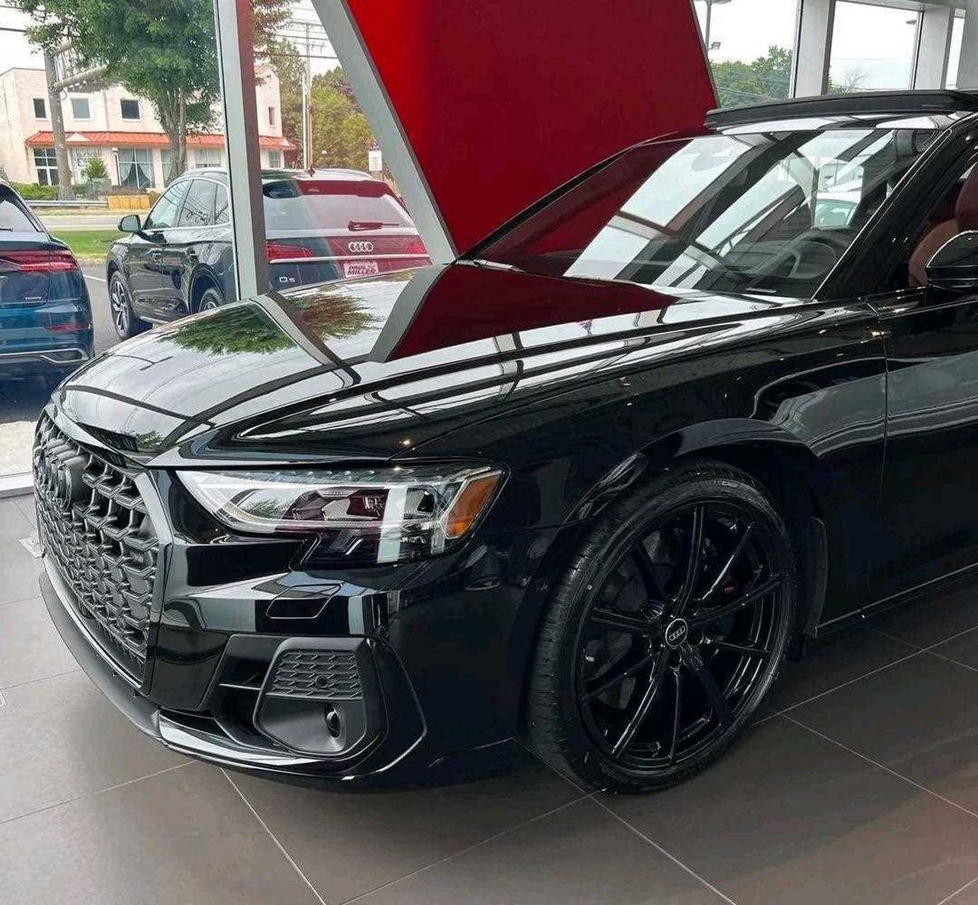 导读:"黑武士"奥迪a8亮相,售价曝光,竞争迈巴赫s级,4.